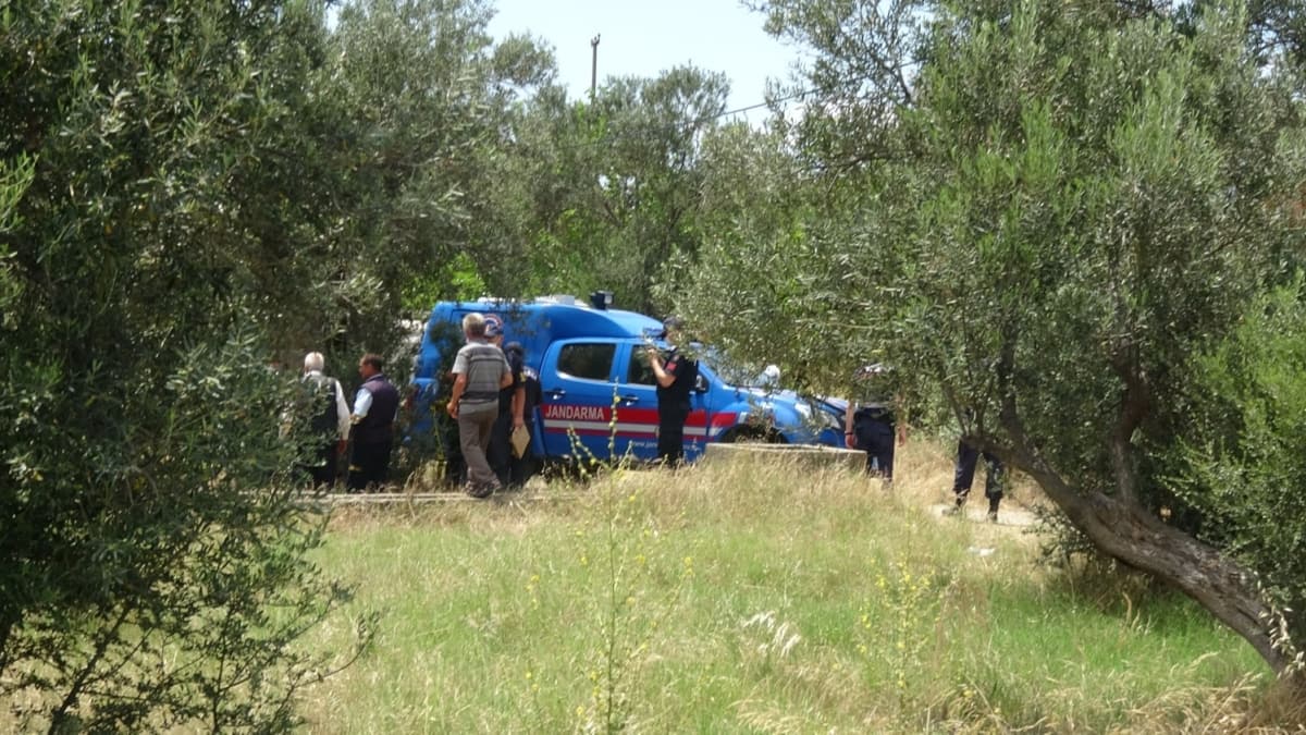 Balkesir'de boaz kesilmi erkek cesedi bulundu 