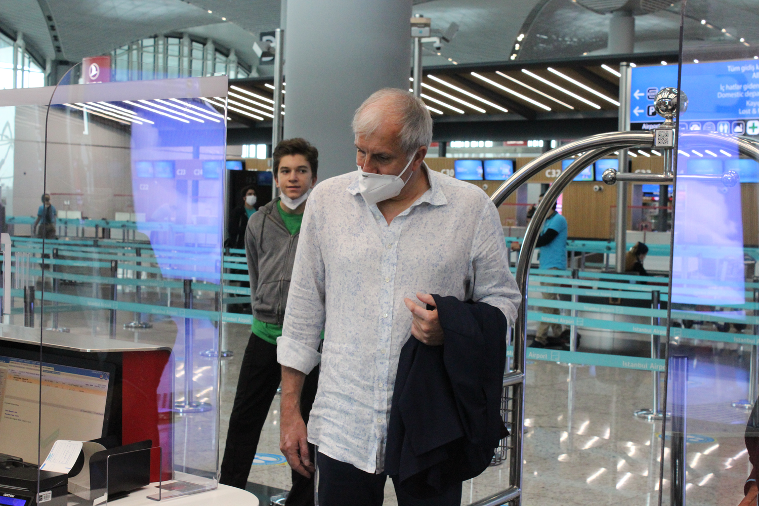 Fenerbah�e Beko Ba�antren�r� Obradovic, �stanbul'dan ayr�ld�