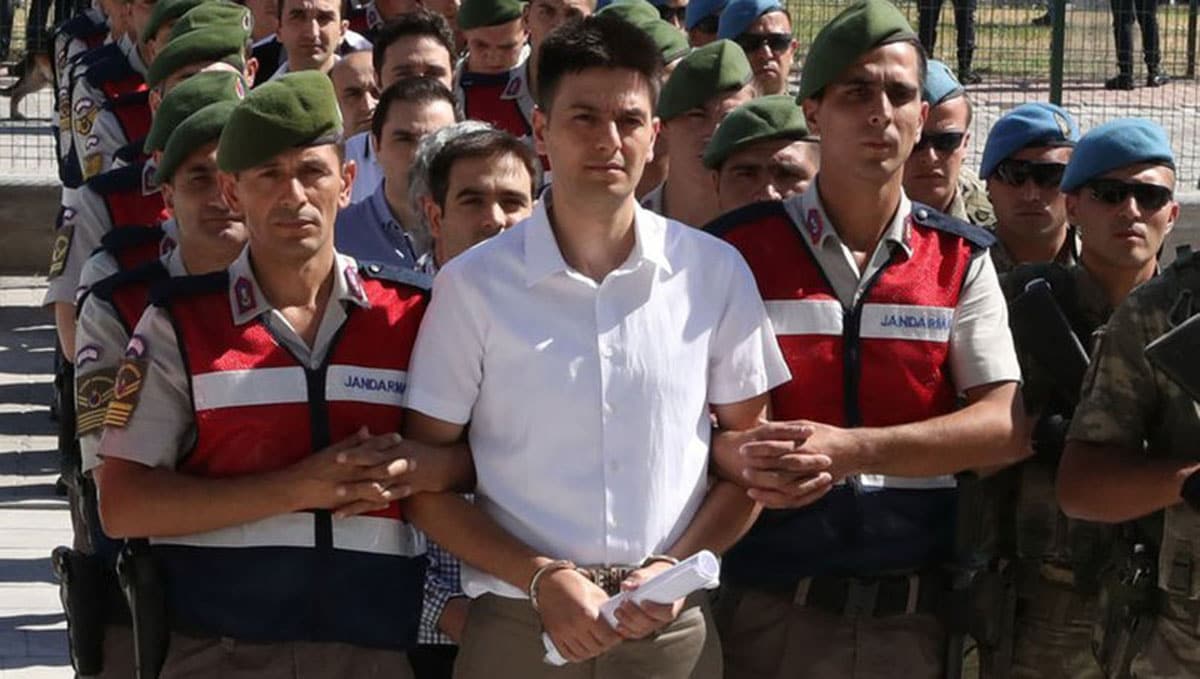 Havac�l�k Daire Ba�kanl���n� bombalayan u�a��n ikinci pilotu inkar� se�ti