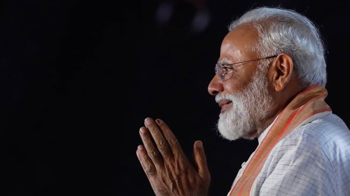 Modi'den ilgin tavsiye: Koronavirse kar yoga yapn