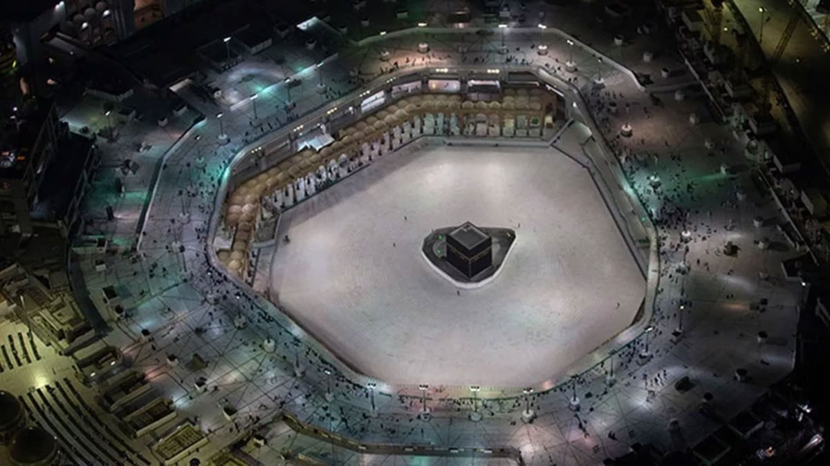 Mekke'de camiler 21 Haziran'da yeniden ibadete alyor