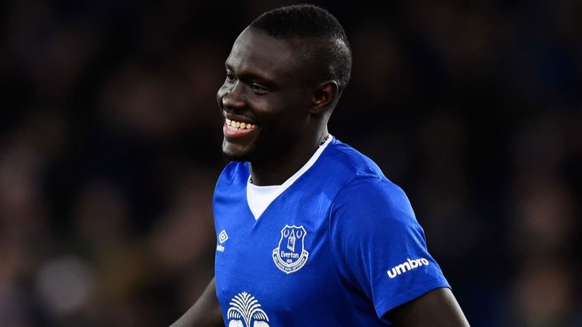Oumar Niasse kimdir? Oumar Niasse ka yanda ve hangi takmda?