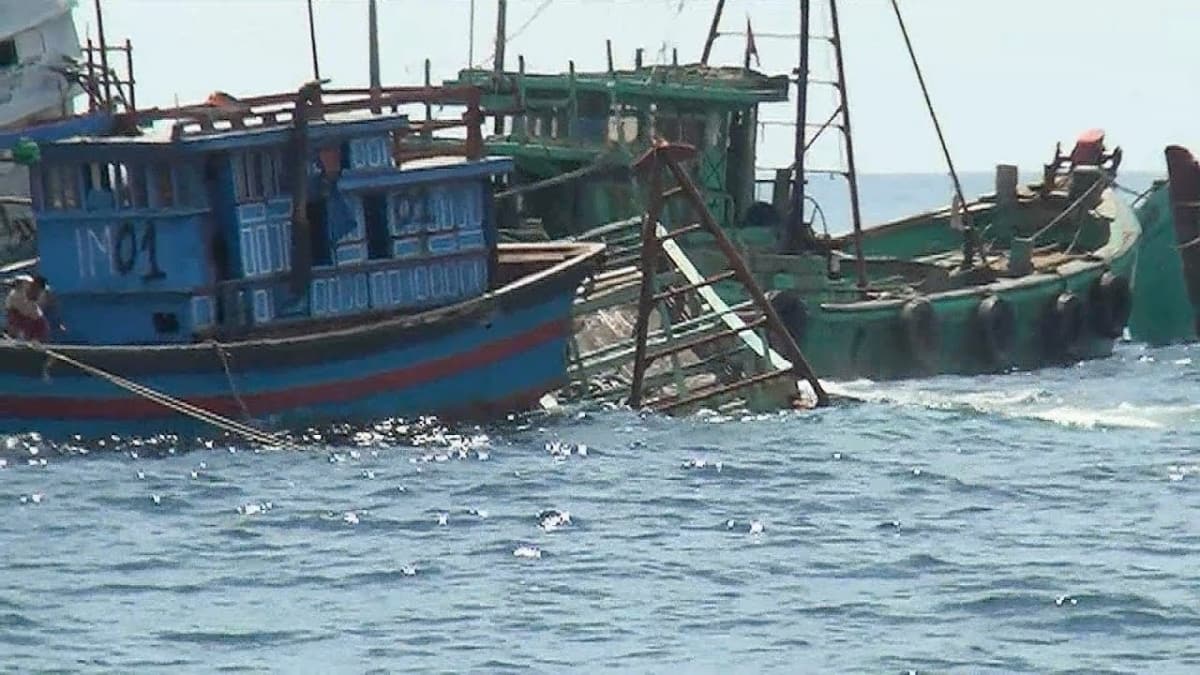 Endonezya'da balk teknesi alabora oldu: 10 kii kayp 