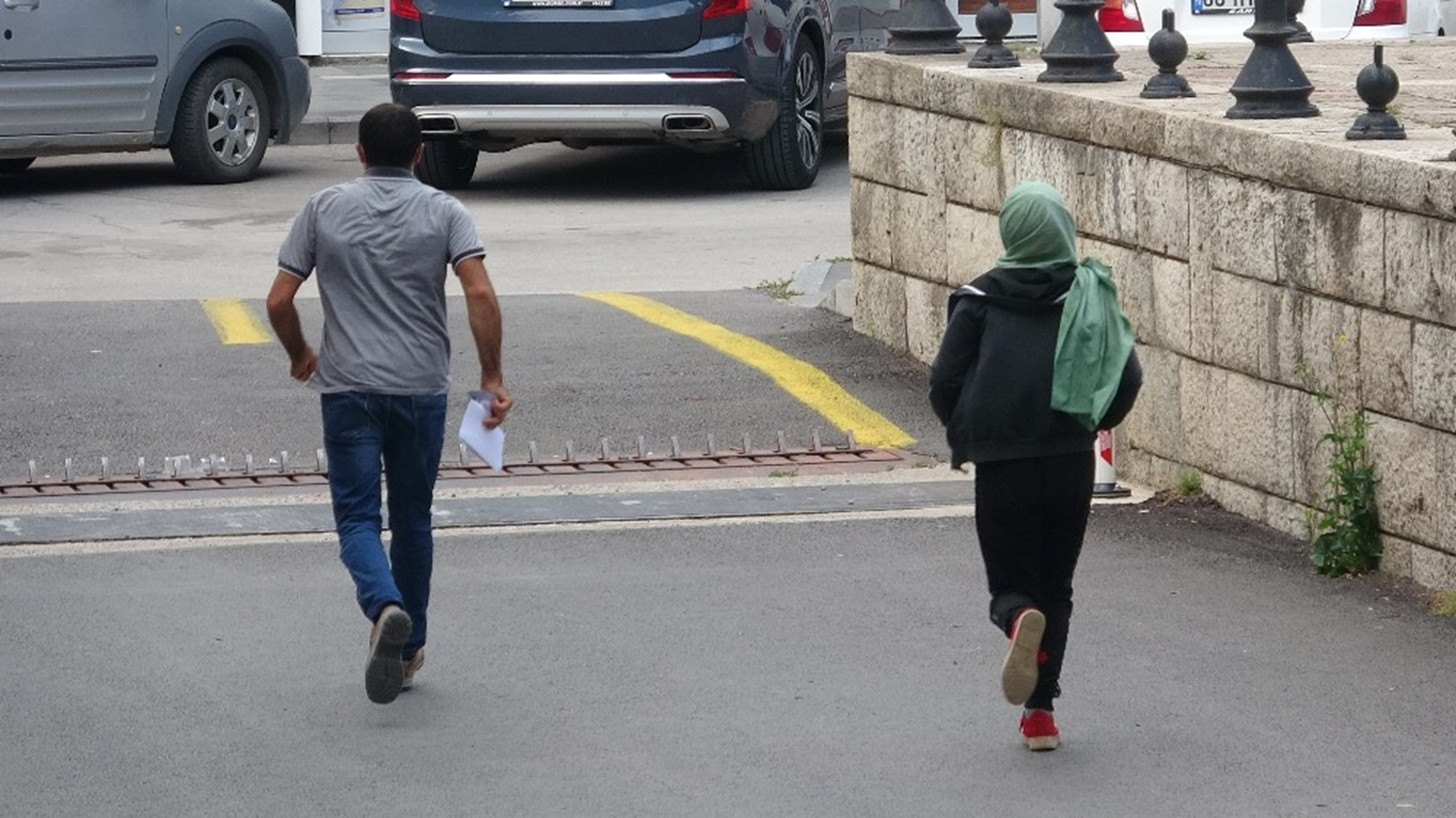 Kimli�ini unutan ��renciler n�fus m�d�rl���ne ko�tu