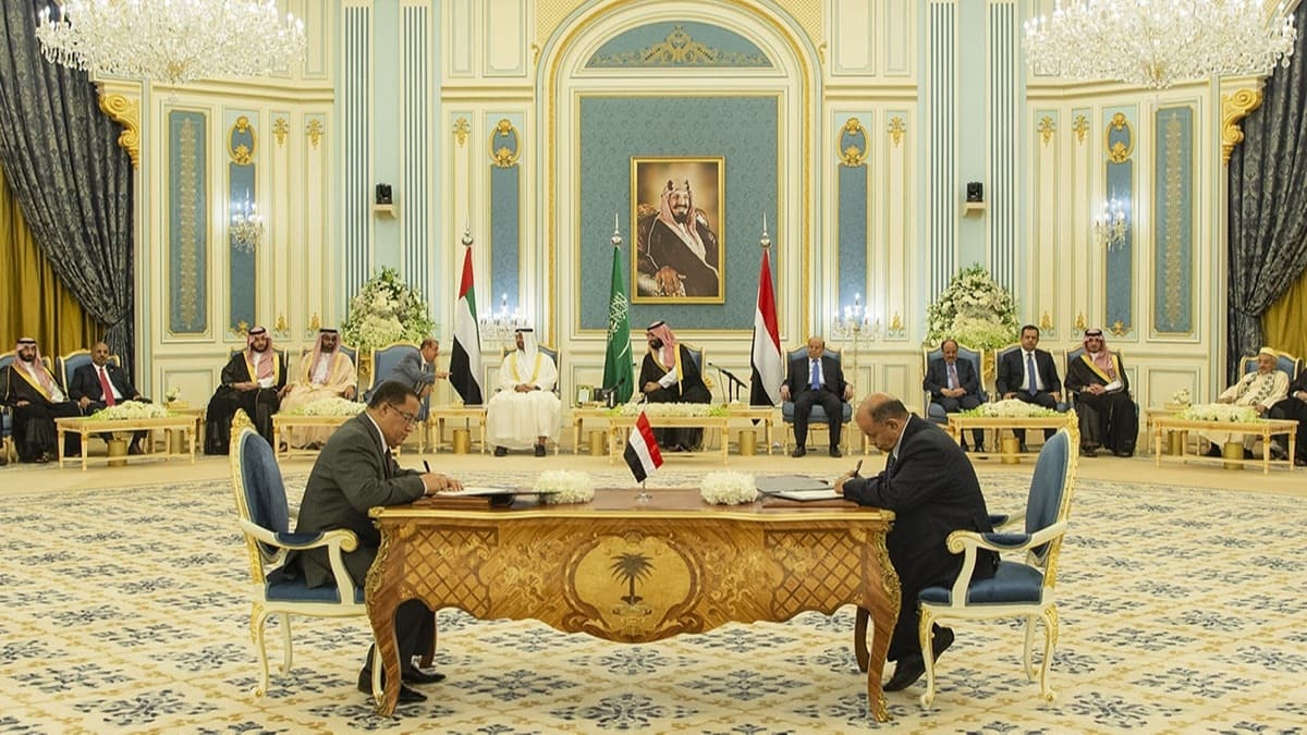 Yemen hkmeti: Gney Gei Konseyi'nin Sokotra'da devlet kurumlarn ele geirmesi darbedir