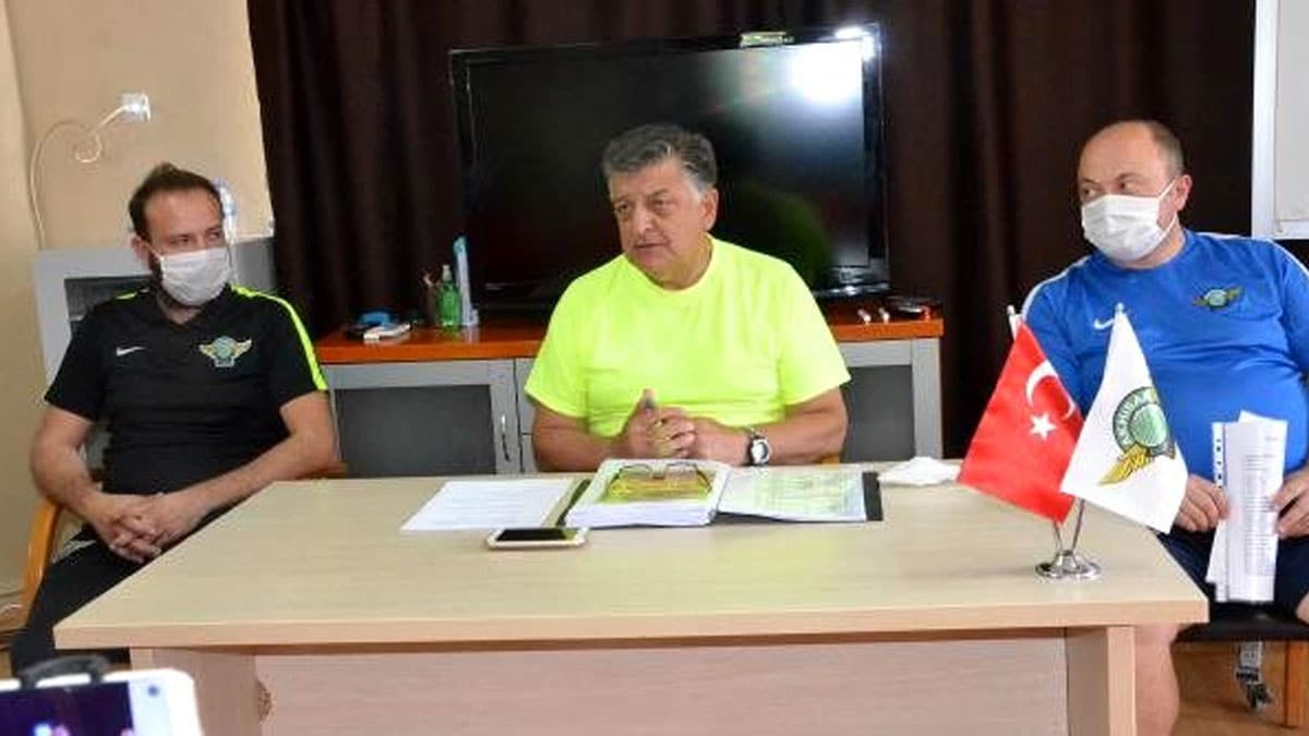 Y�lmaz Vural ka� ya��nda? Koronavir�se yakalanan Y�lmaz Vural'�n sa�l�k durumu nas�l?