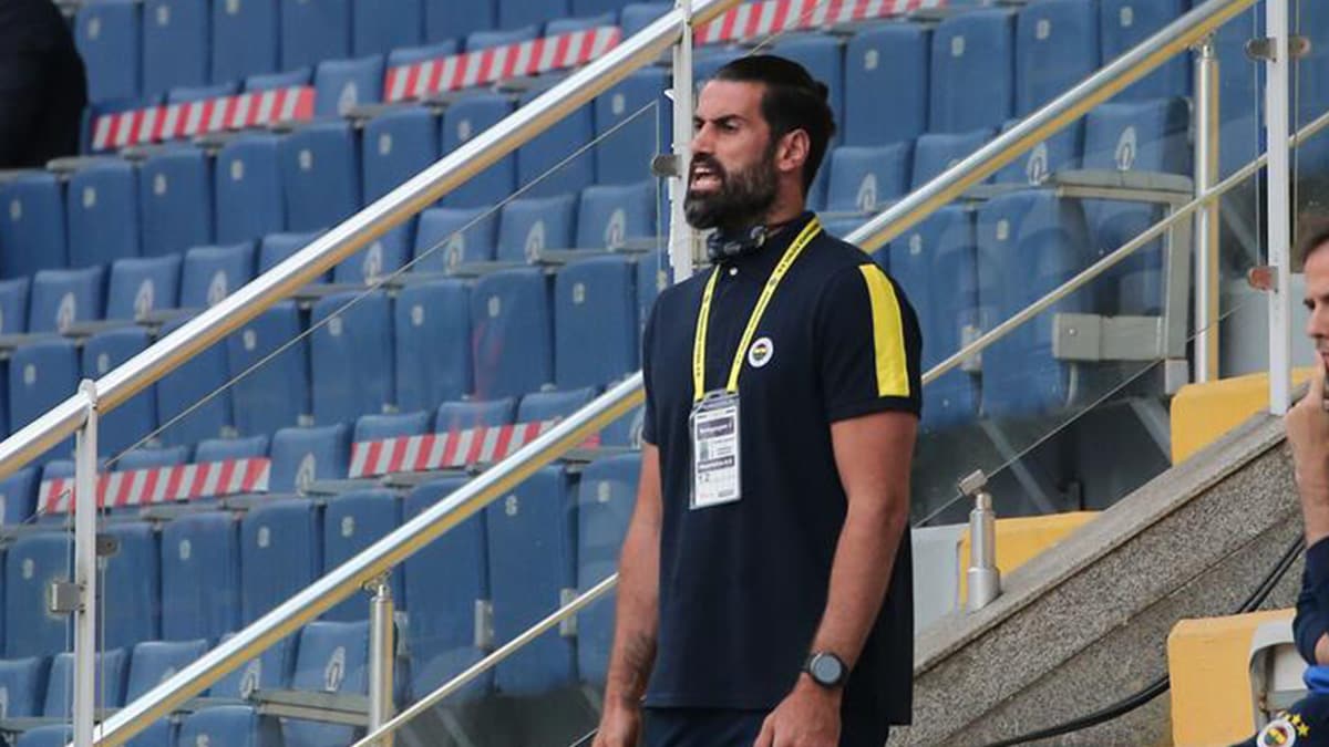 Volkan Demirel saha kenar�nda b�yle �fkelendi!