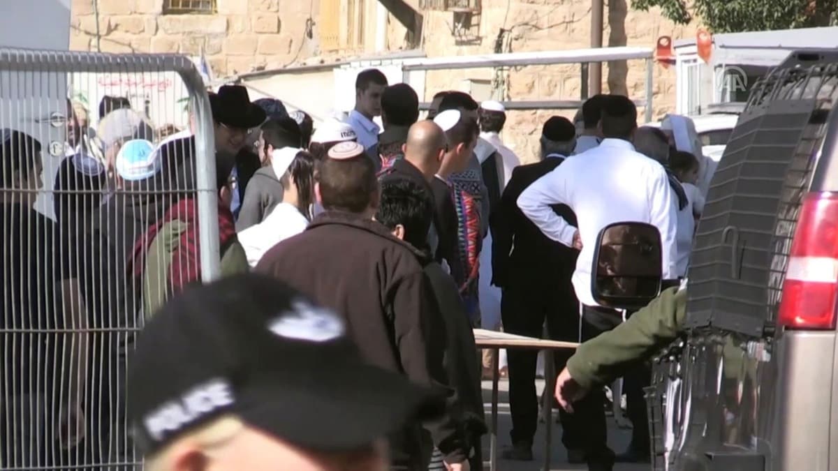 srailli taraftarlar Yafa'da Filistinlilere saldrd