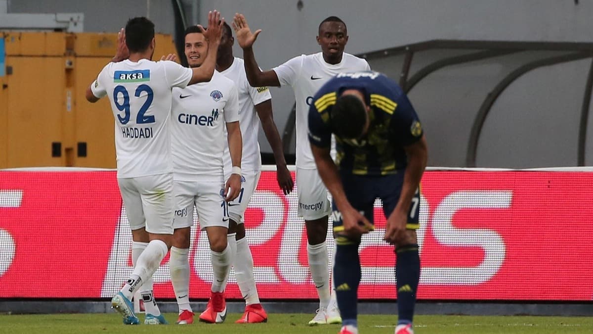 Kupann ardndan ligde de kayp! Kasmpaa, Fenerbahe'yi rahat geti