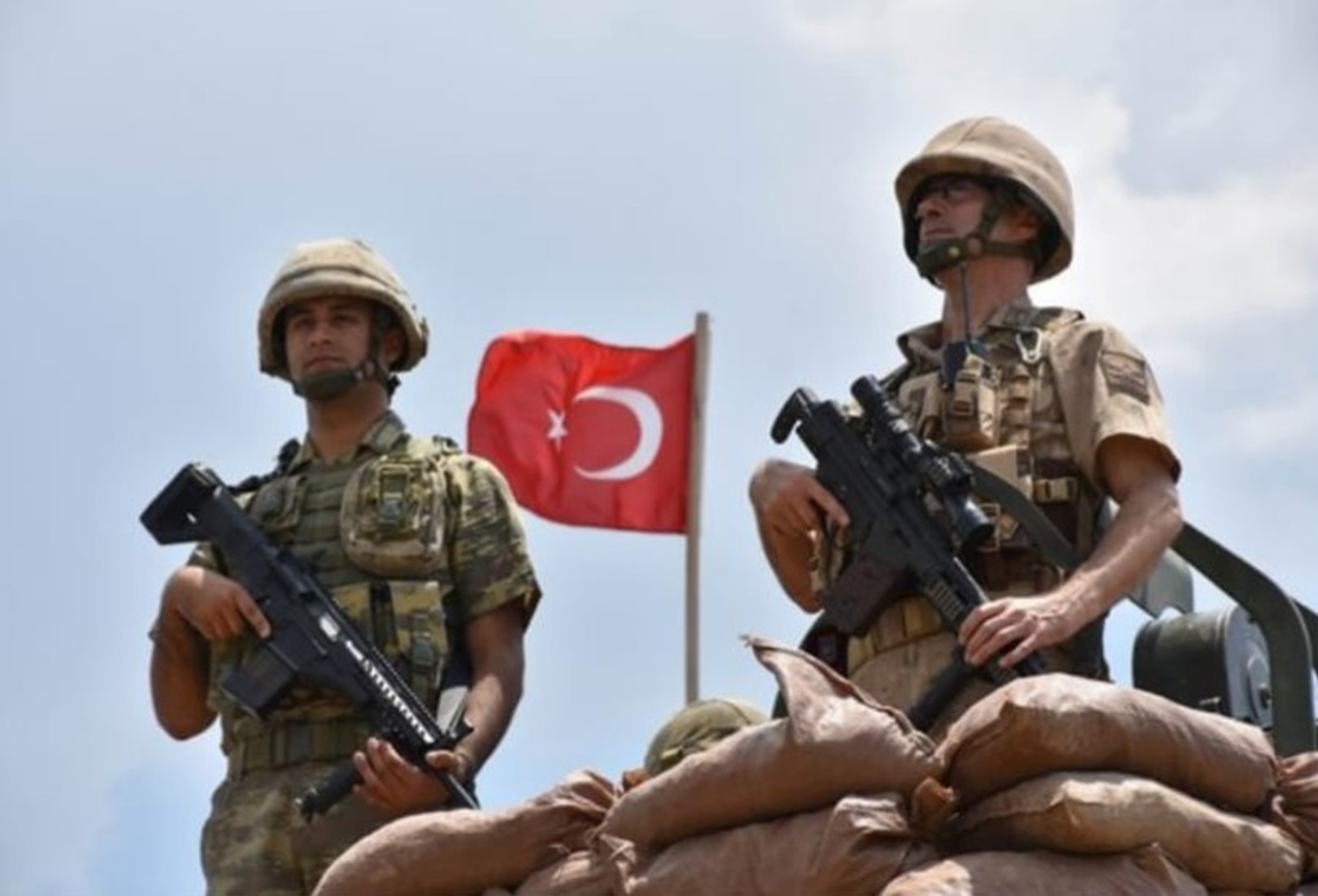 Kahraman baba, o�luyla vatan n�betinde