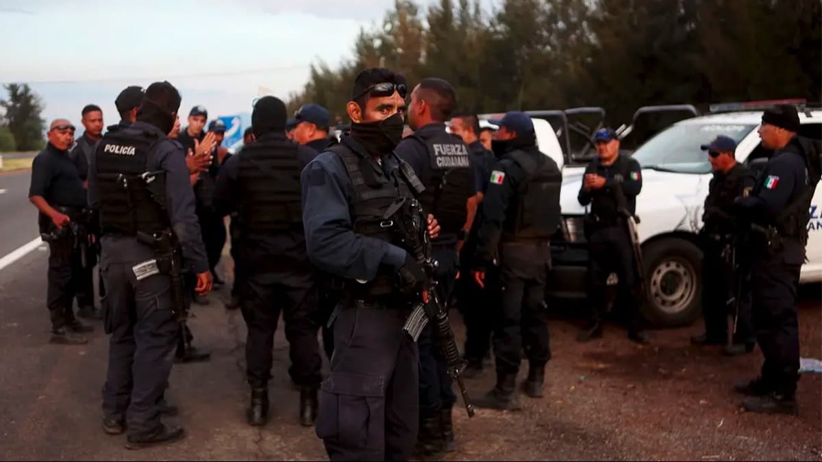 Meksika'da polislere silahl saldr: 6 l, 5 yaral 