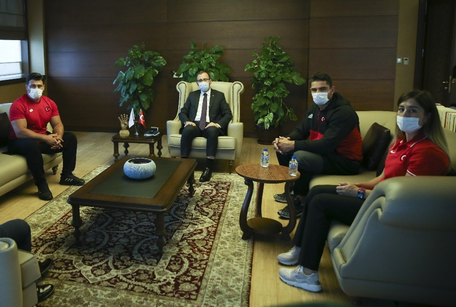 Milli g�re��iler 2020 Tokyo haz�rl�klar� kapsam�nda Bakan Kasapo�lu'nu ziyaret etti