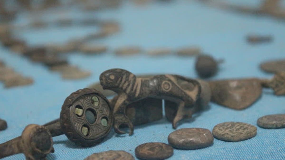 Paris'te Orta Dou'dan gelen kaak antika eserleri satan 5 pheli yakaland