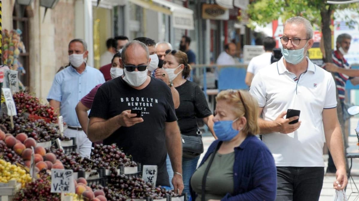 Prof. Dr. Tecer: Yeni tehlike; maske, eldivenler, enfekte olmu atklar 