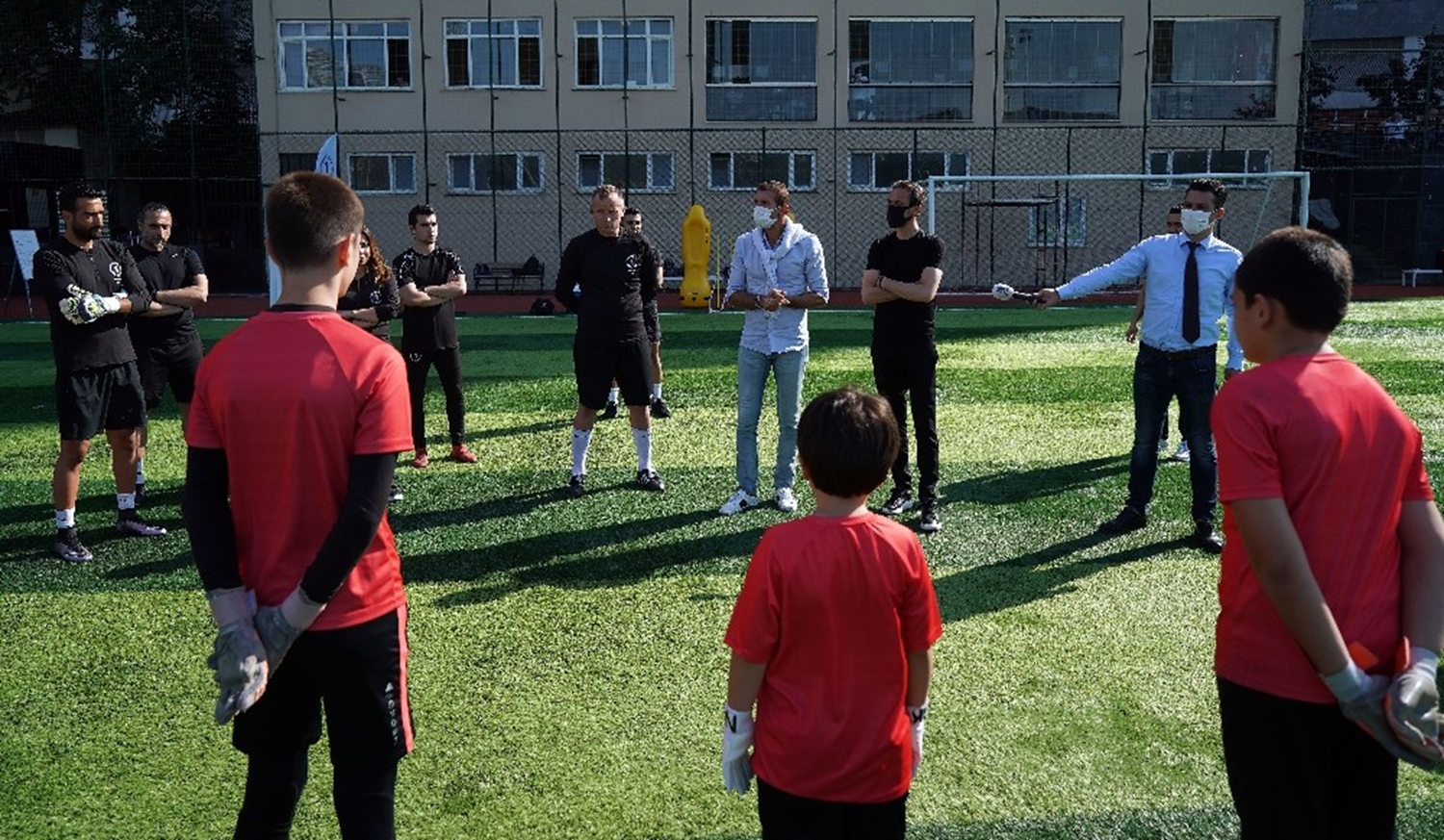 Serdar Kulbilge'den kaleci akademisi