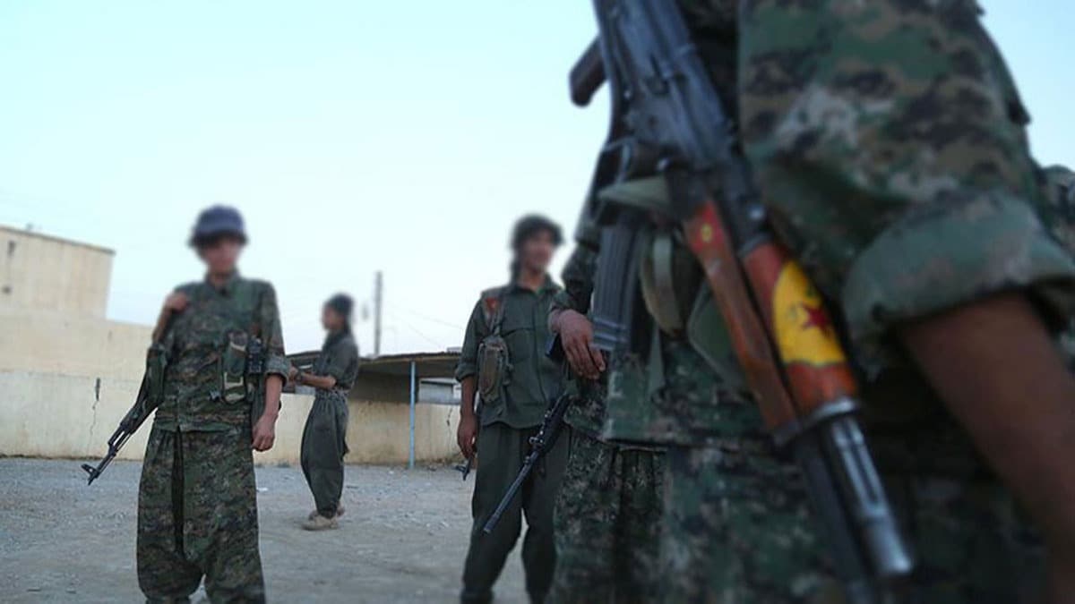 Terr rgt YPG/PKK igal ettii blgelerde Esed rejiminin okullarna el koydu 