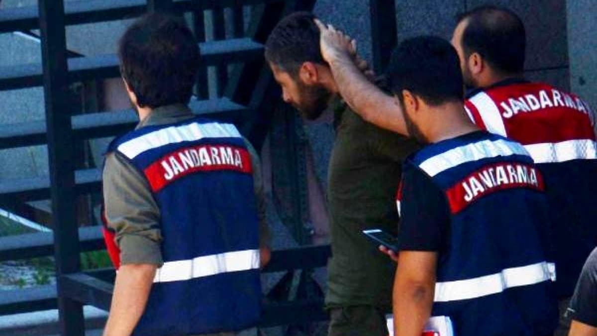 Cinayet zanls terrist mahkemede rgt propagandas yapmaya kalkt
