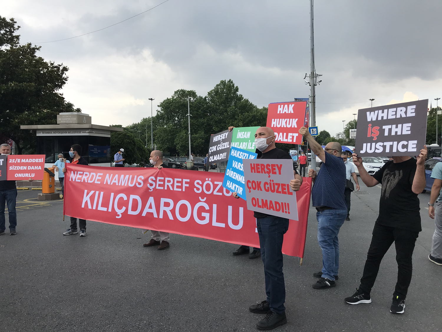 �SPARK'tan ��kart�lan i��iler, �BB �n�nde protesto g�sterisi yapt�