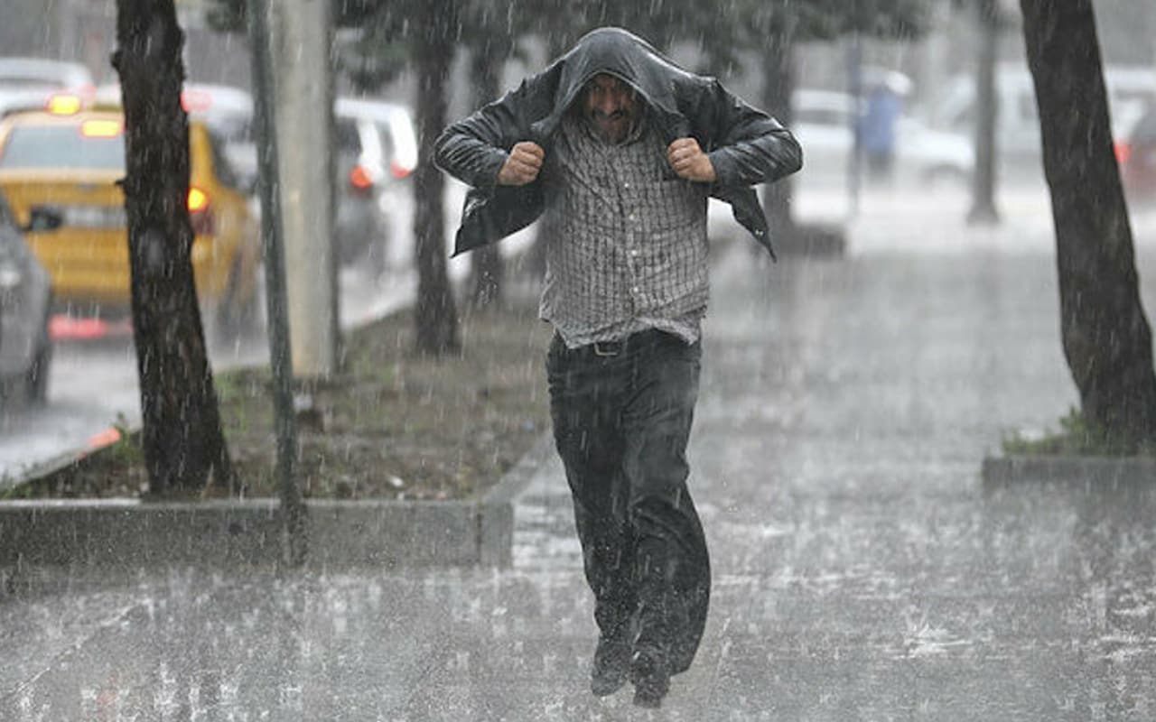 Meteorolojiden Marmara ve Karadeniz i�in sa�anak uyar�s�