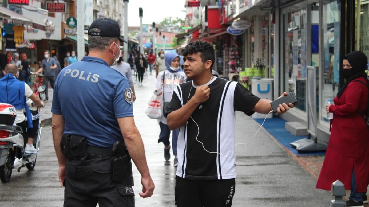 Sakarya'da 2 gnde 26 kiiye maske cezas 