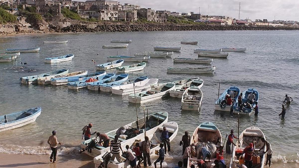 Somali sularnda son bir ylda kaak avlanan 112 ranl gemi tespit edildi 