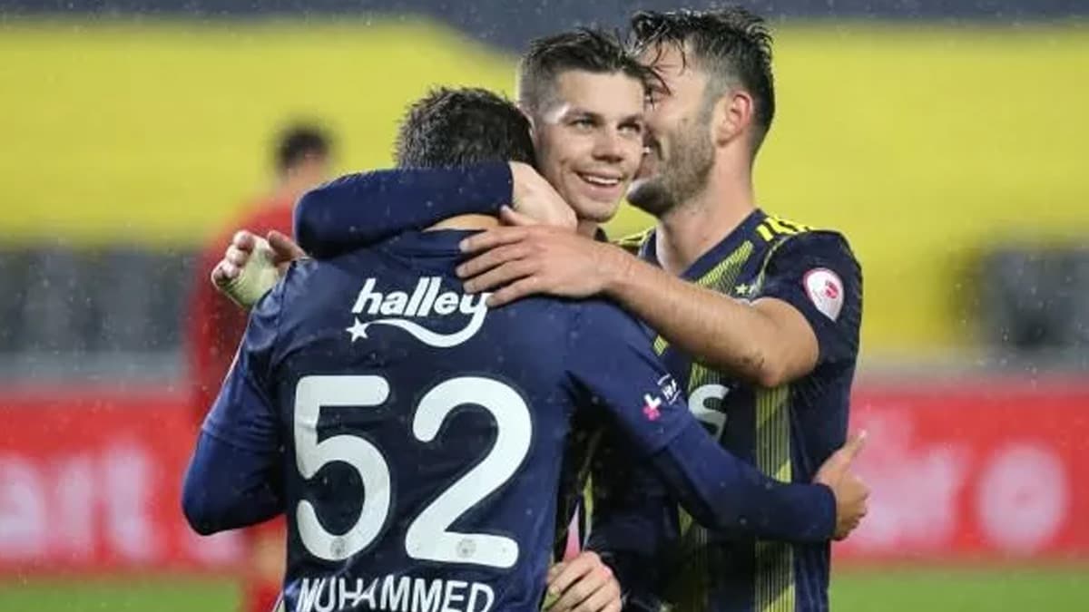 Fenerbah�e'de y�ld�z oyuncu �lkesine gitti!