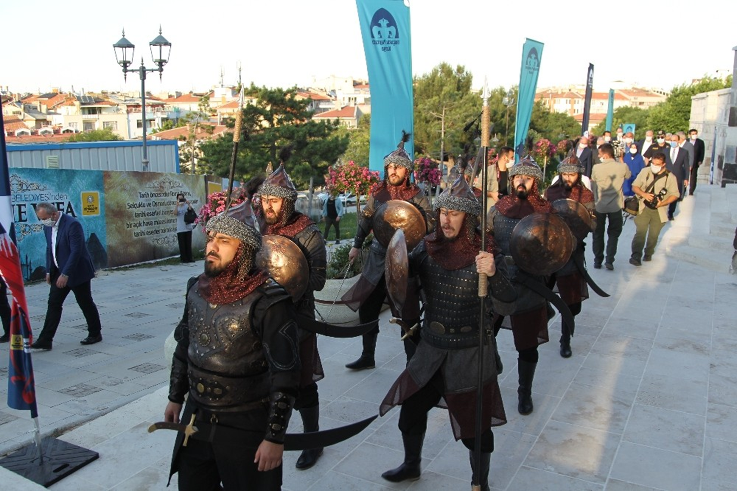 Konya'n�n T�rkiye Sel�uklu Devleti'ne ba��ehir olu�unun 923. y�l� kutland�