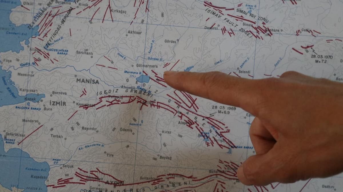 ''Trkiye, daha byk depremlere gebe''