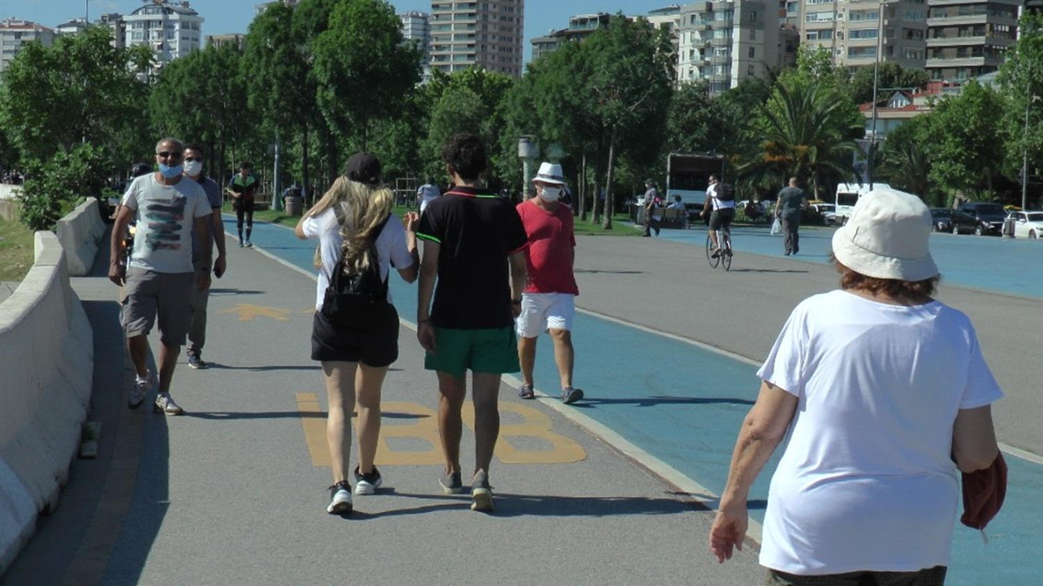 YKS sonras� Caddebostan Sahili