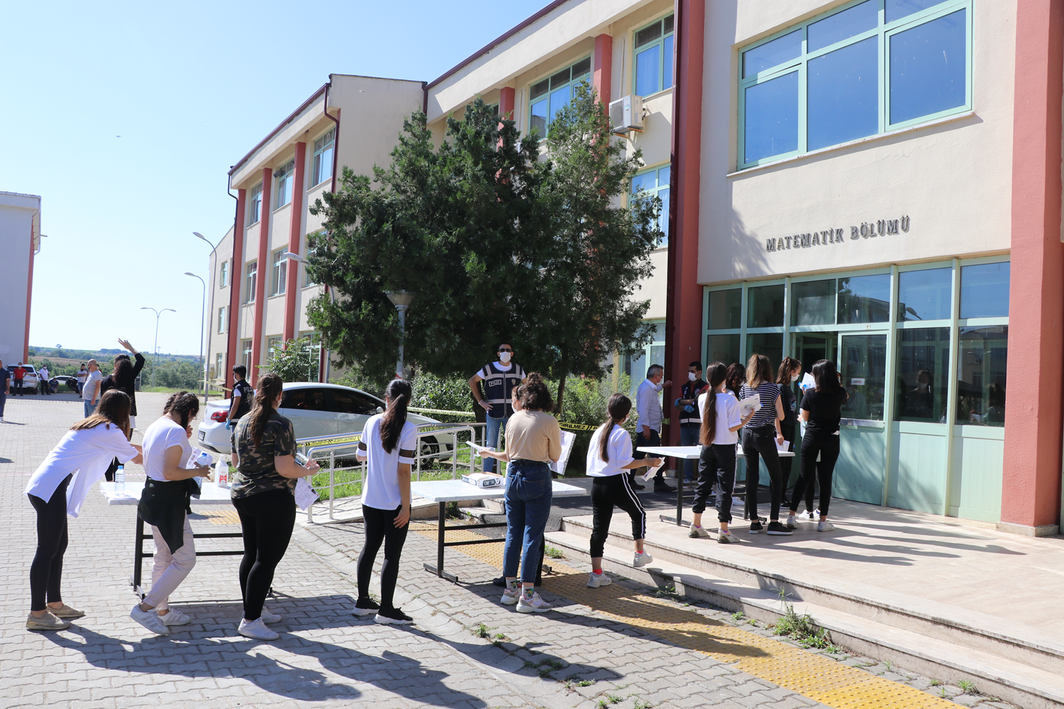 YKS'nin ilk oturumu TYT ba�lad�