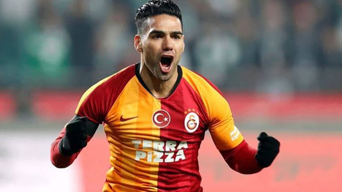 Falcao Galatasaray'da 16. ma��n� ka��rd�!