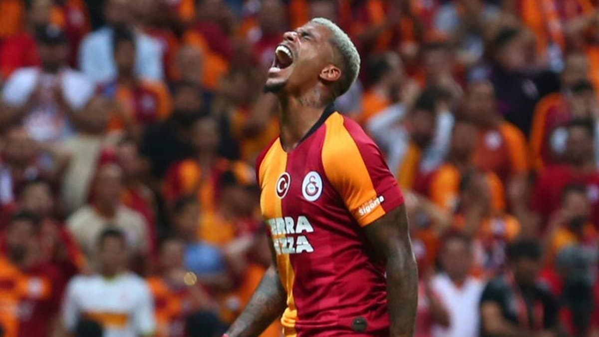 Galatasaray'da Lemina sakatlanarak yerini Emin Bayram'a brakt