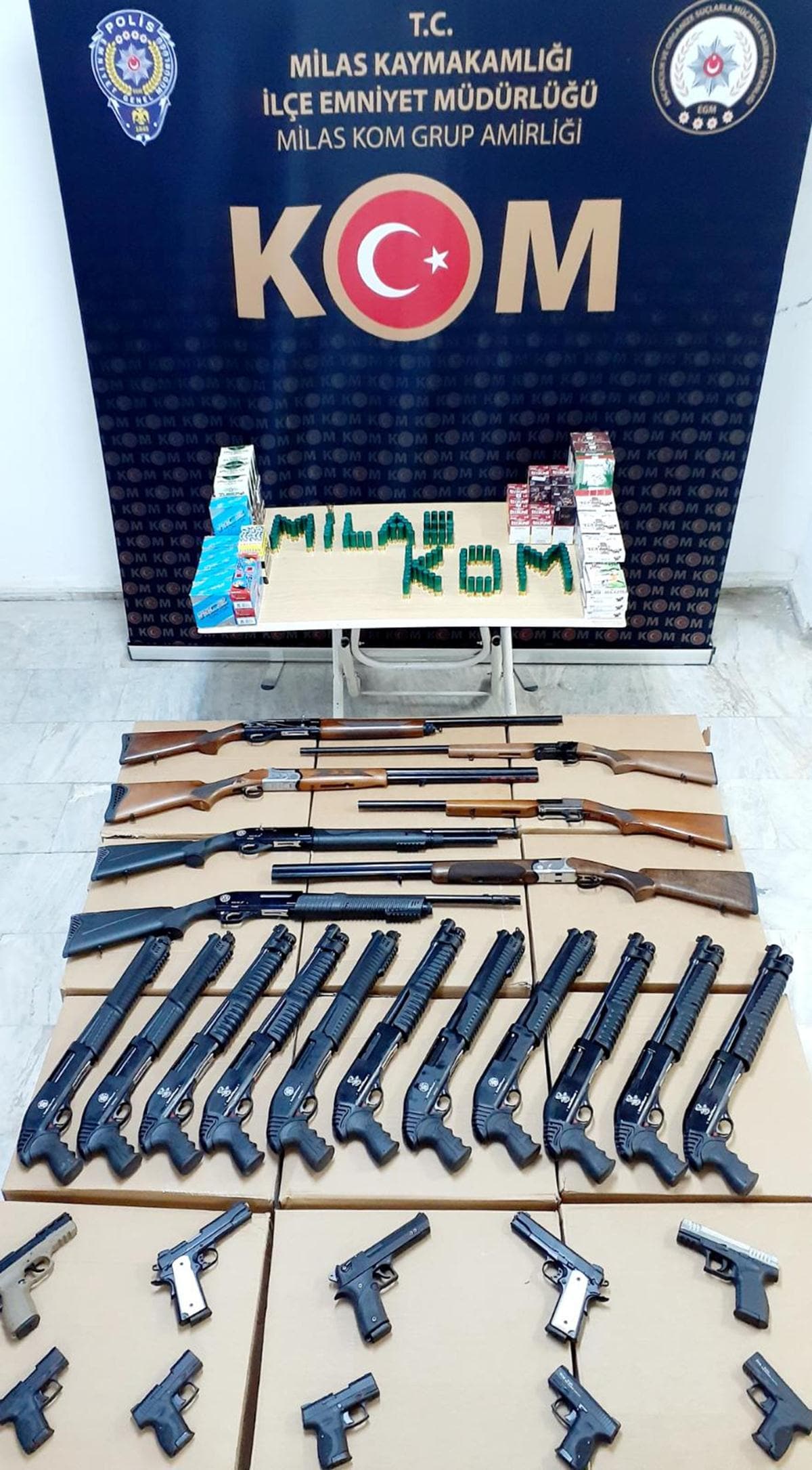 Milas'ta, polisin bast��� i� yerinden cephanelik ��kt�