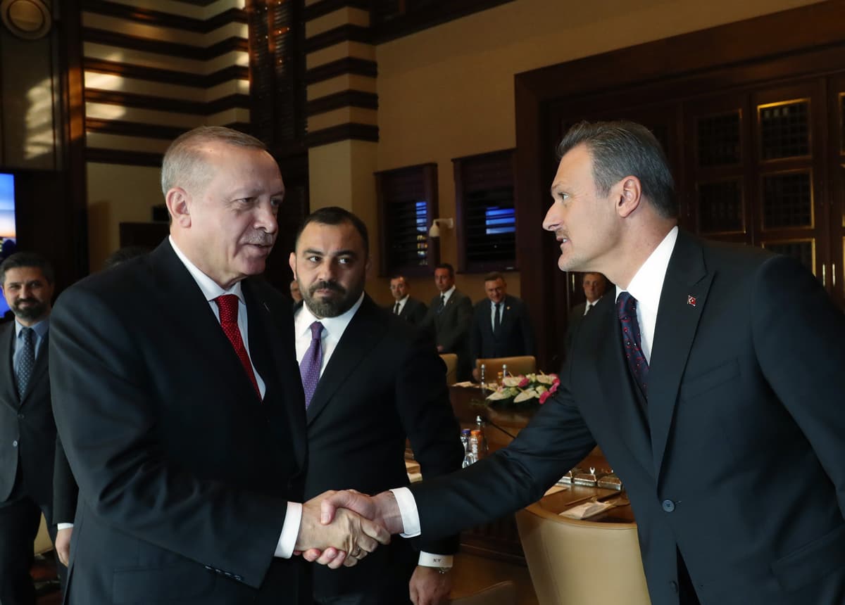 AK Parti'de g�rev de�i�ikli�i! �ki isme yeni g�rev