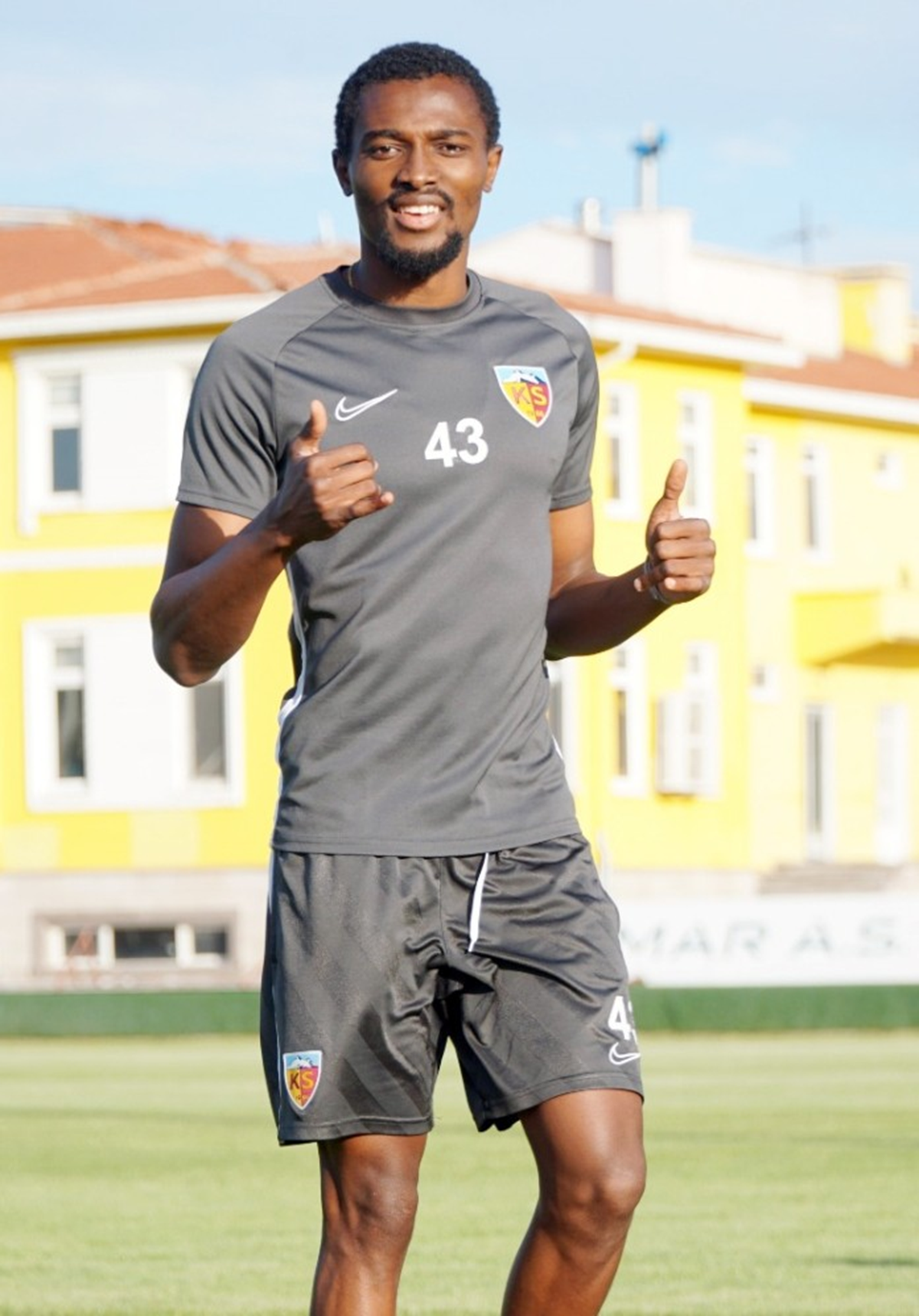 Bernard Mensah'tan transfer a��klamas�