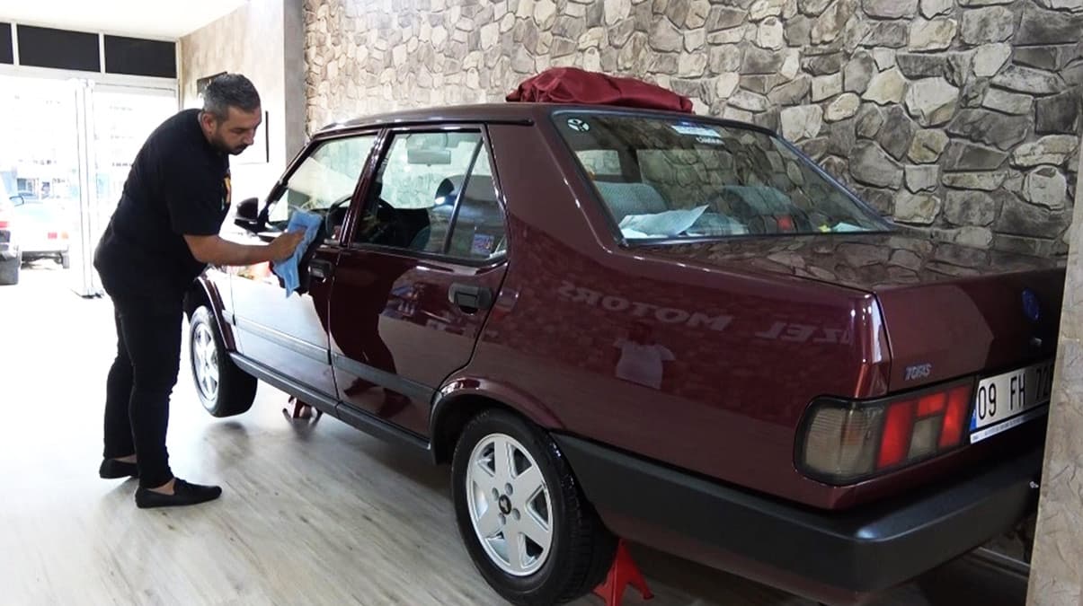 Fabrikadan ��kt��� gibi duruyor: 1997 model otomobili 70 bin liraya sat�n ald�