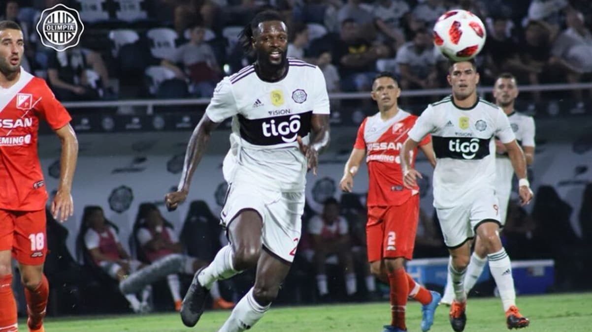 Adebayor'un Olimpia d�nemi k�sa s�rd�