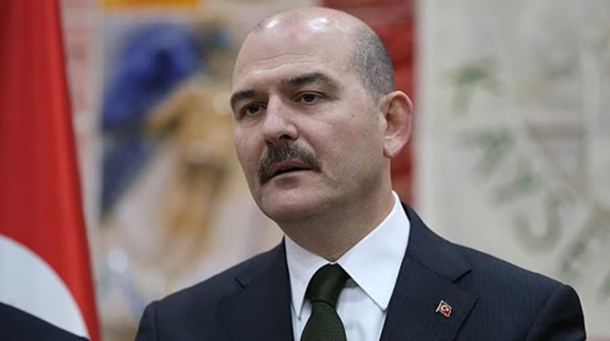 Van G�l�'nde g��men facias�... Bakan Soylu b�lgede: 11 ki�i g�zalt�na al�nd�