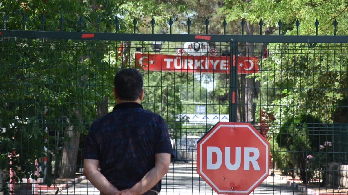 Yunanistan 1 Temmuz'da alacan duyurduu snr kaplar amad 