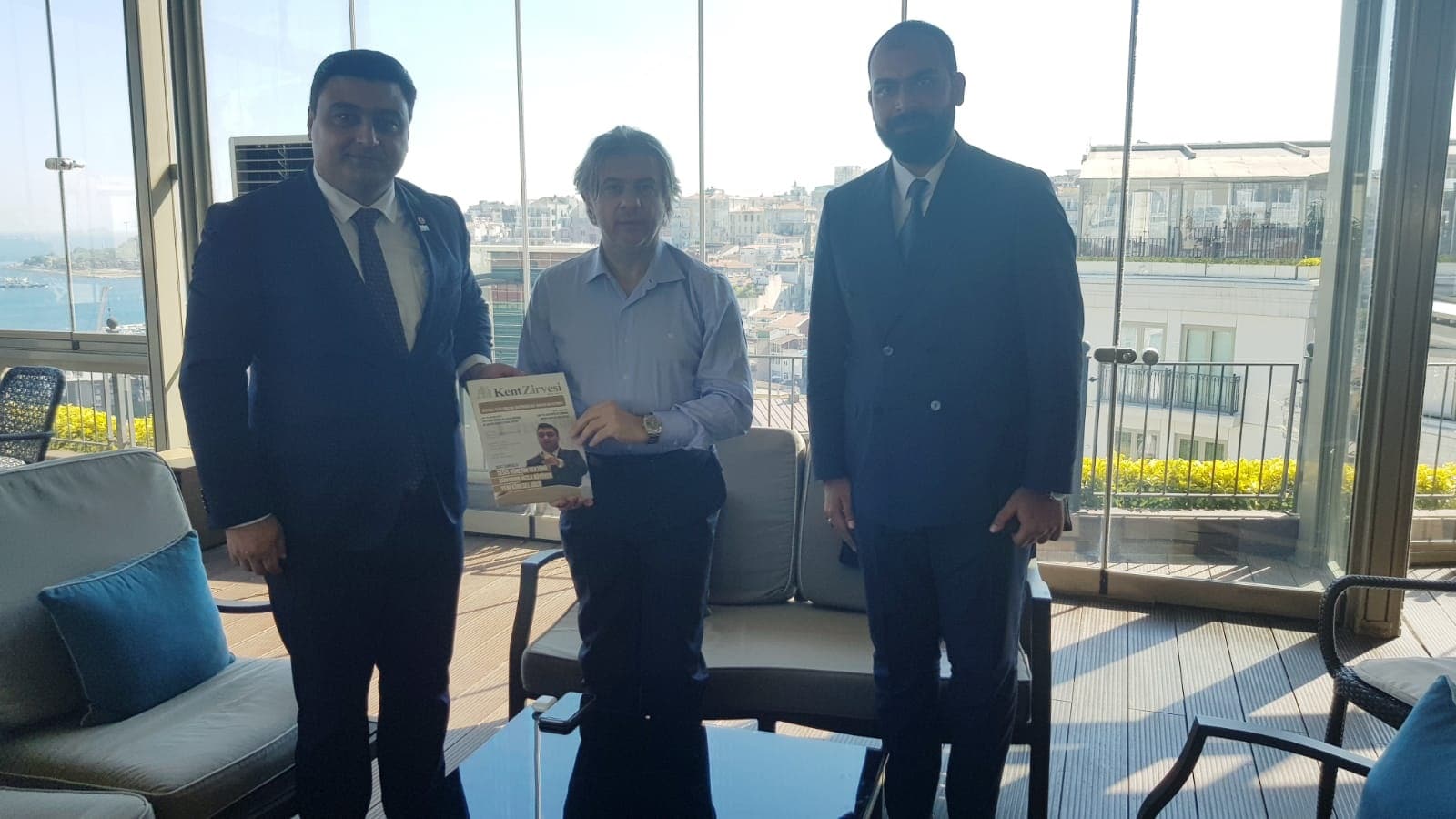 'Her AVM'ye Bir K�t�phane' projesine Kentsel Tesis Y�netim Derne�i'nden tam destek