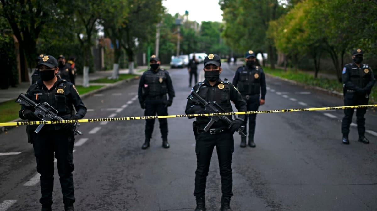 Meksika'da polislere silahl saldr: 5 l, 2 yaral 