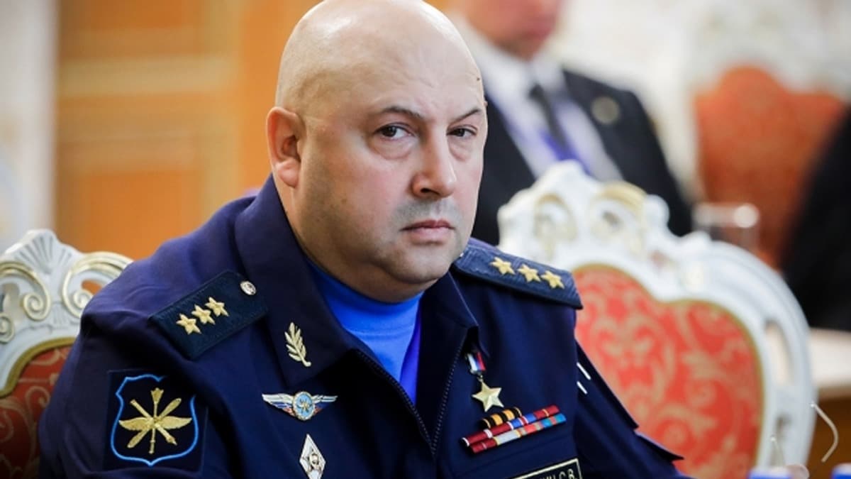 Rus komutan: S-500'le uzaydaki hedefleri imha edebileceiz