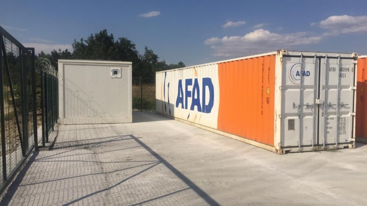 10 adet konteyner ile AFAD Edirne cep deposu hazr