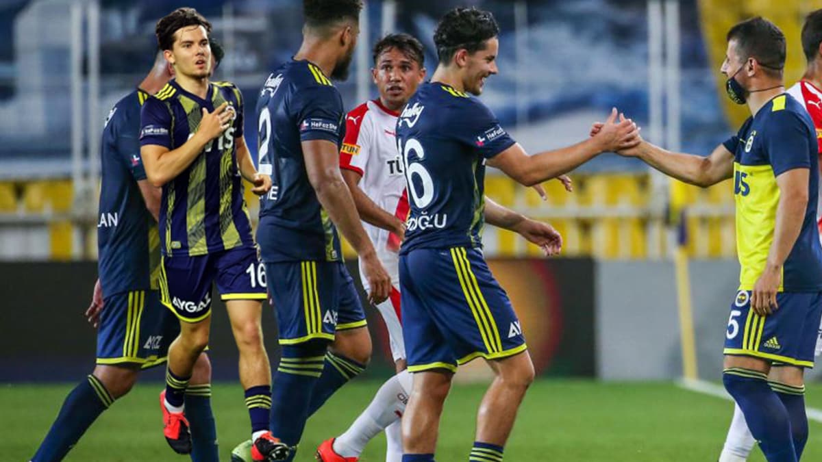 Bir ilk ya�and�, Emre detay� g�zlerden ka�mad�