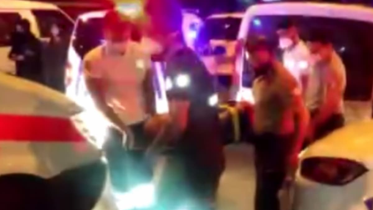 Arkada� kavgas� kanl� bitti: �nce d�vd�ler sonra balkondan a�a�� att�lar!