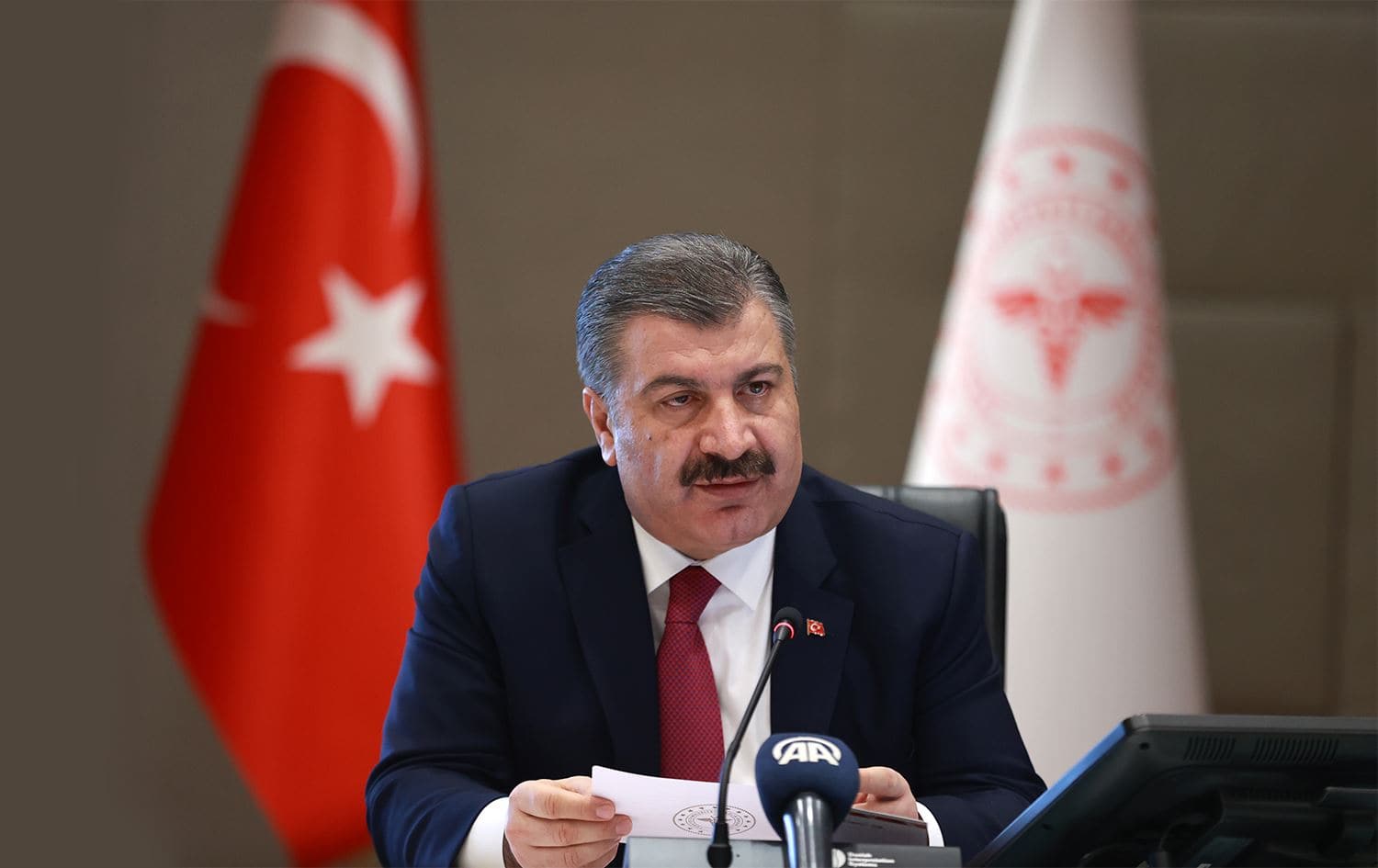 Bakan Koca son durumu payla�t�: Salg�na kar�� ka� ki�iyiz?