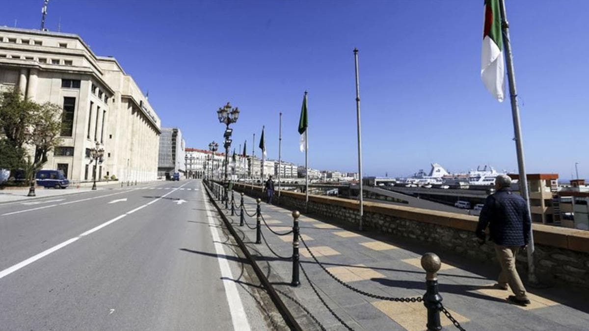 Cezayir'de Kovid-19 nlemleri sonras trafik kazalar bete bir azald