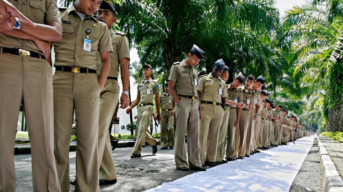 Endonezya'da Kovid-19 nedeniyle 2 yl kamu personeli alm durduruldu