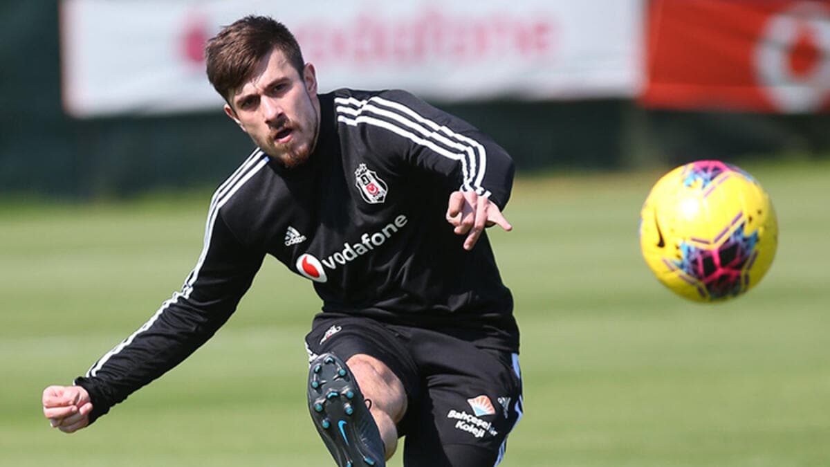 Fenerbah�e resmen istedi