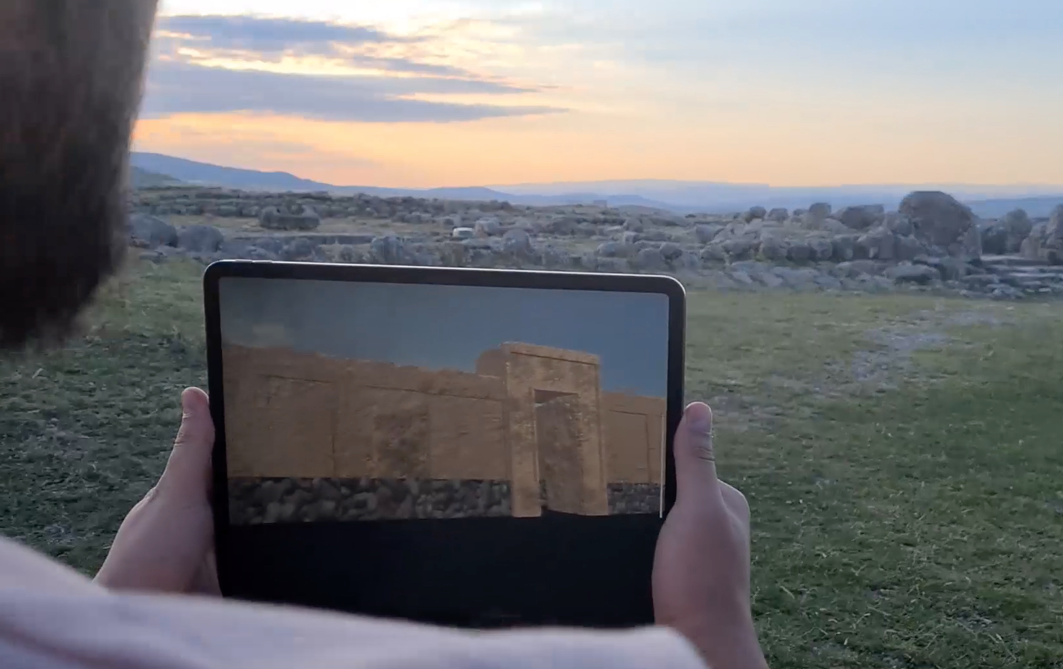 Hattu�a'n�n 3 bin 500 y�l �nceki hali 'sanal ger�eklik' uygulamas�yla ziyarete a��ld�